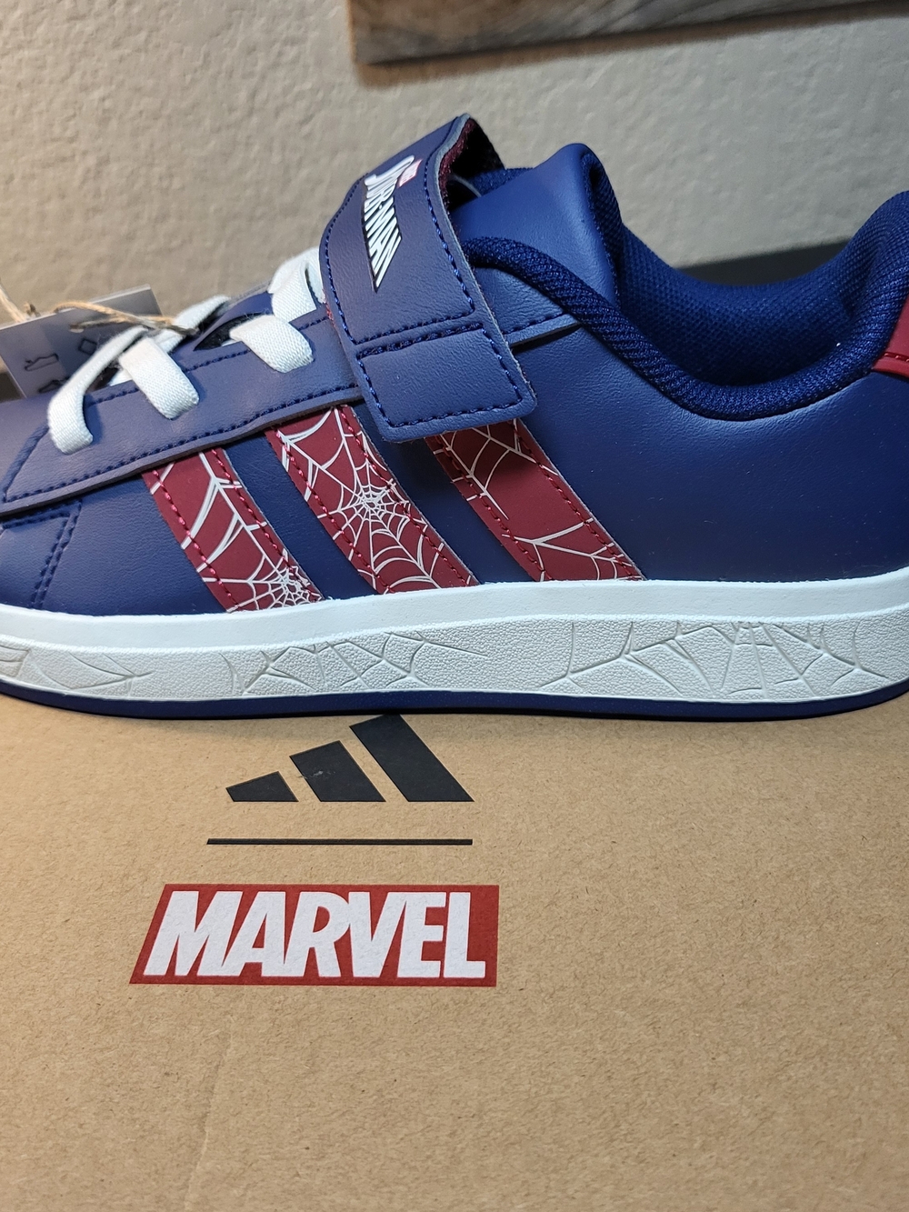 *NEW* Adidas Grand Court Marvel Spider-Man JS2343 Kids Size 3 with Tags and Box